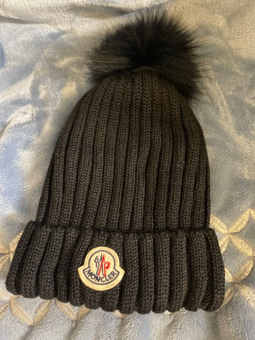 MONCLER 黒 ニット帽 ポンポン付き