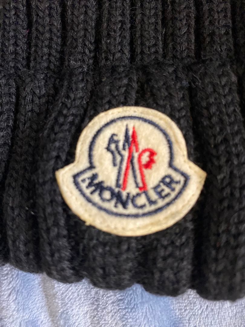 MONCLER 黒 ニット帽 ポンポン付き