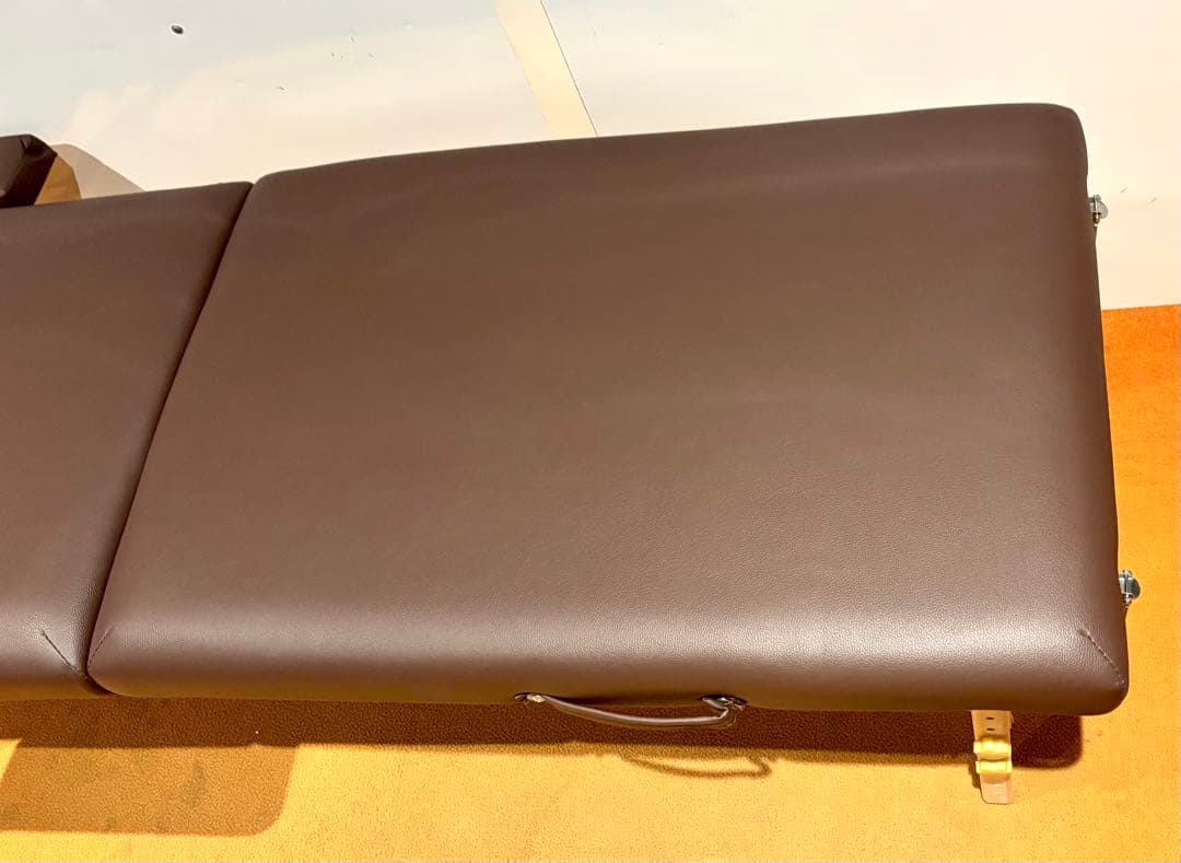 【美品】タンスのゲン 折りたたみ式 マッサージベッド MBD01 有孔 木製