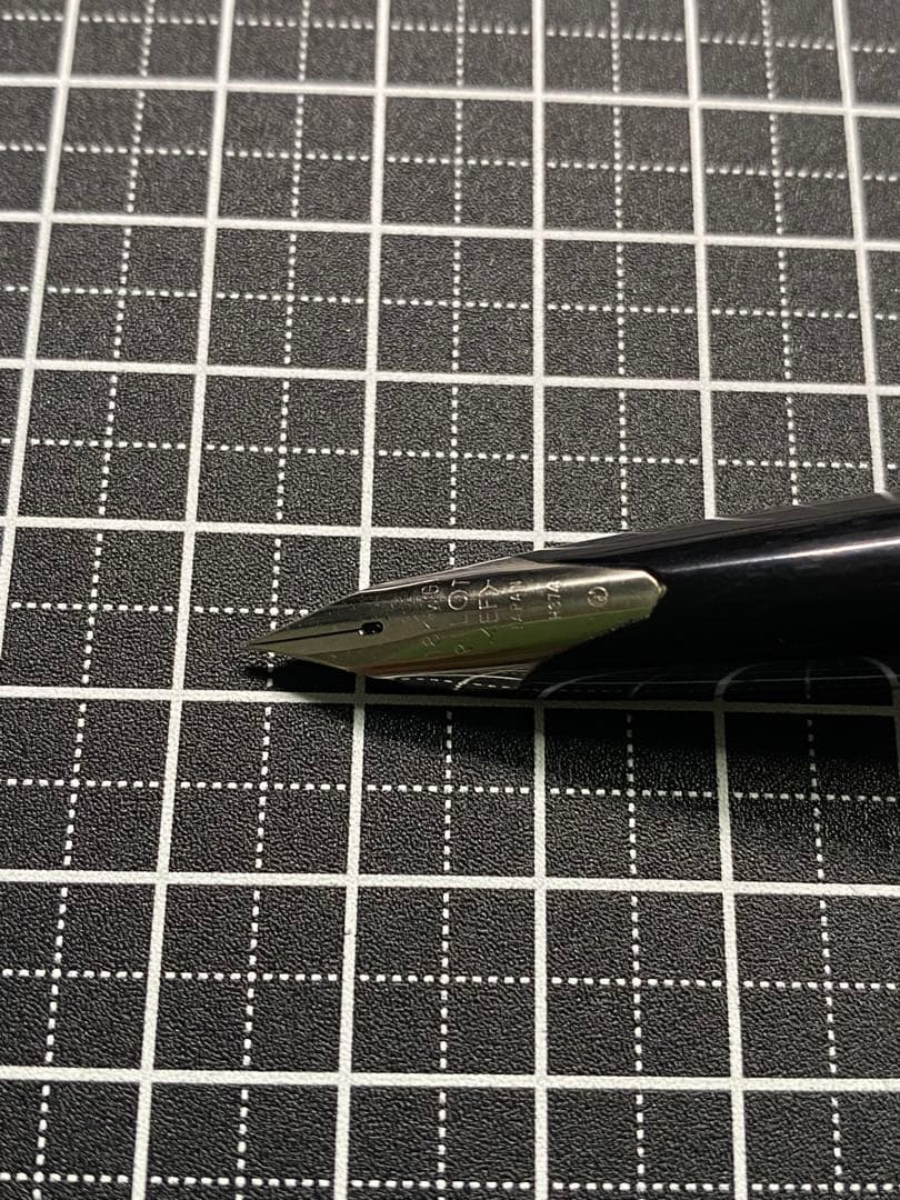 PILOT Elite Stearling-Silver 格子柄　FP 字幅EF