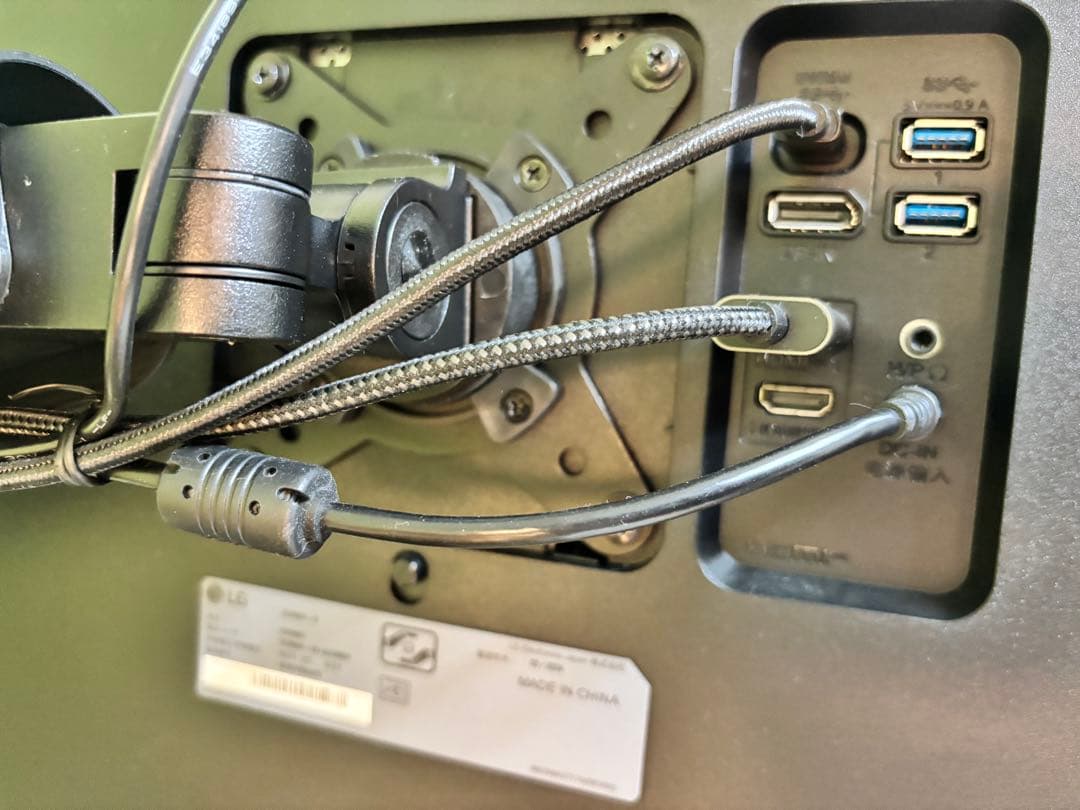 LG 32UN880 4Kディスプレイ