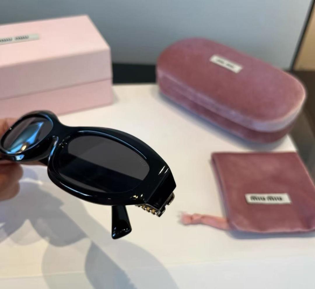 【美品】 サングラス 2895 ブラック ゴールドロゴ 付属品完備 nn