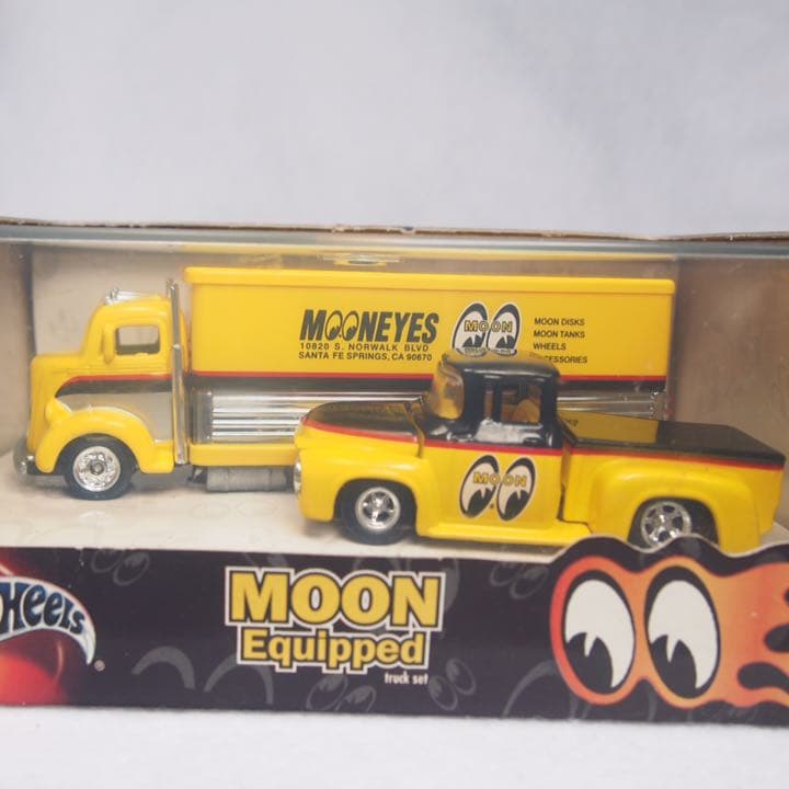 100% ホットウィール MOON Equipped truck set