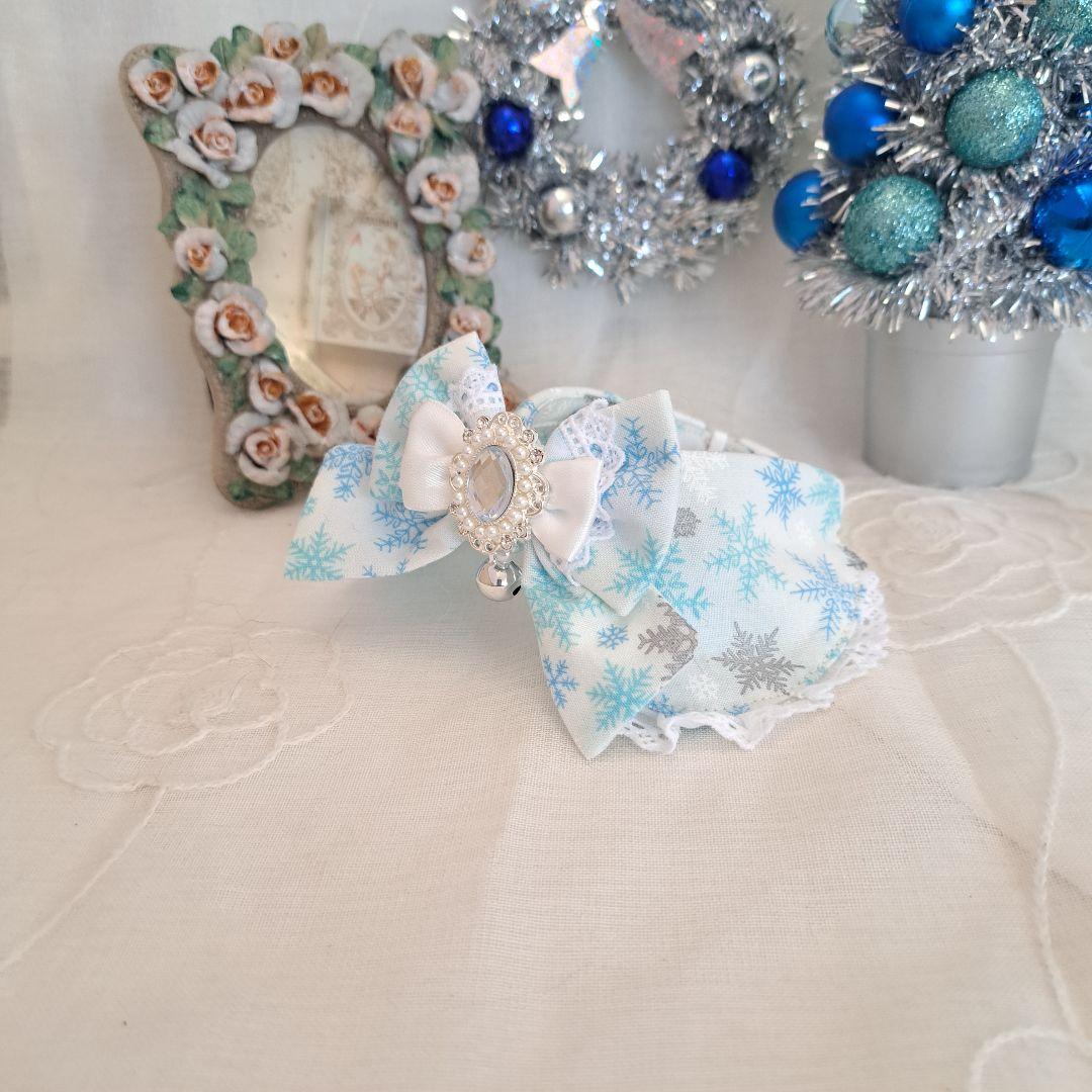 クリスマス限定、スノーフレーク柄(ホワイト)わんちゃん猫ちゃん用襟付き首輪