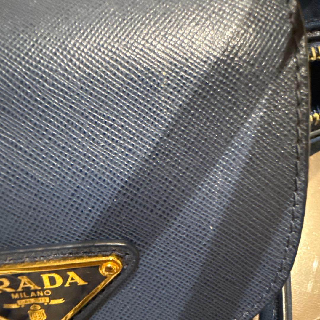 PRADA ブルーハンドバッグ
