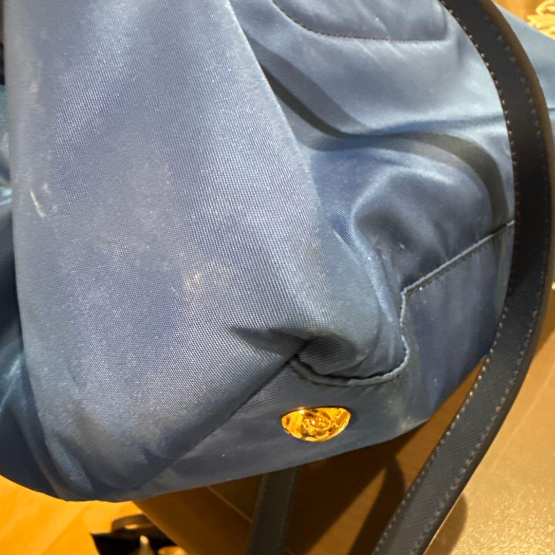 PRADA ブルーハンドバッグ