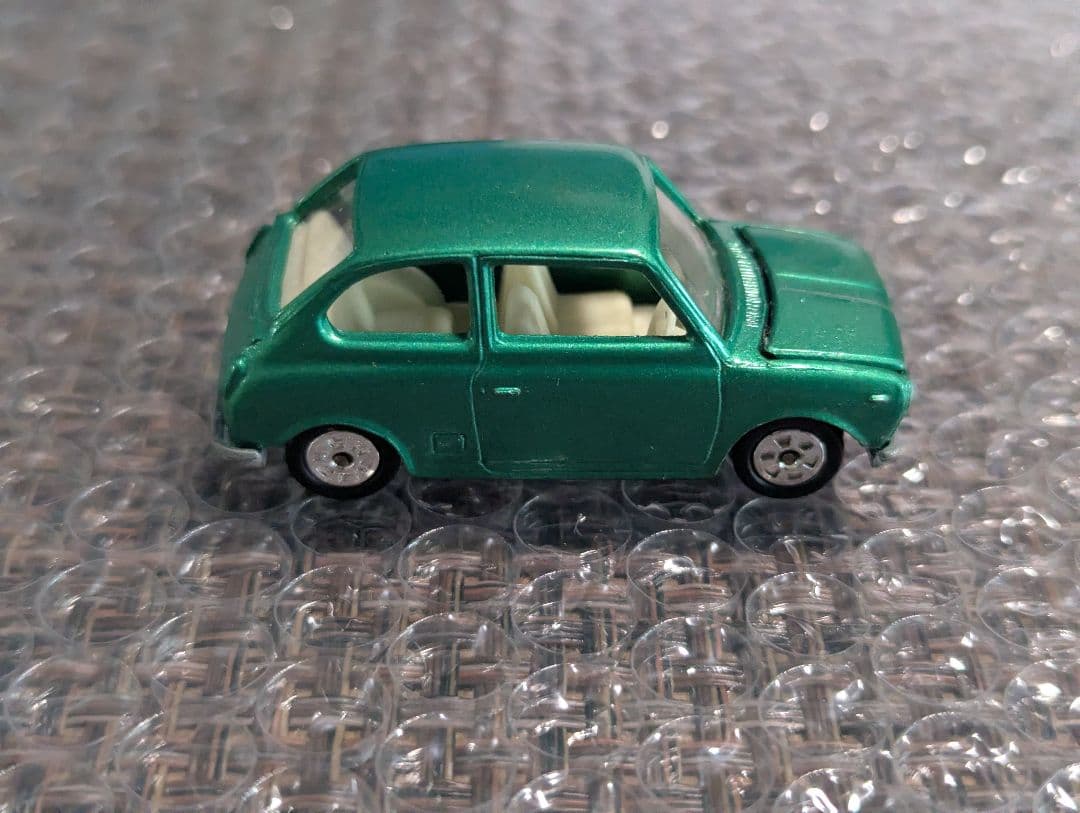 9 トミカ スバル r2 白シート 黒箱 日本製