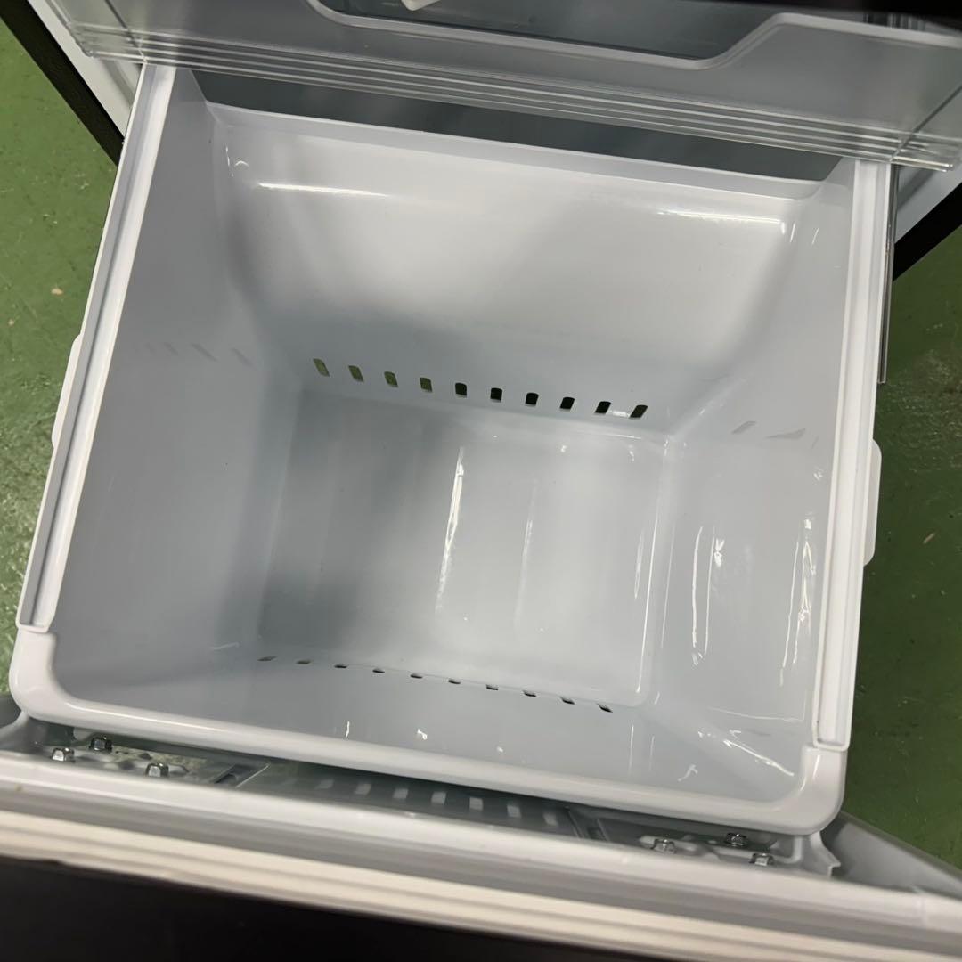 168 冷蔵庫　一人暮らし　小型　極美品　200L弱　超最新　関東配送　極美品