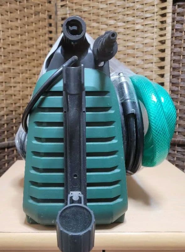 BOSCH高圧洗浄機　(未使用展示品)