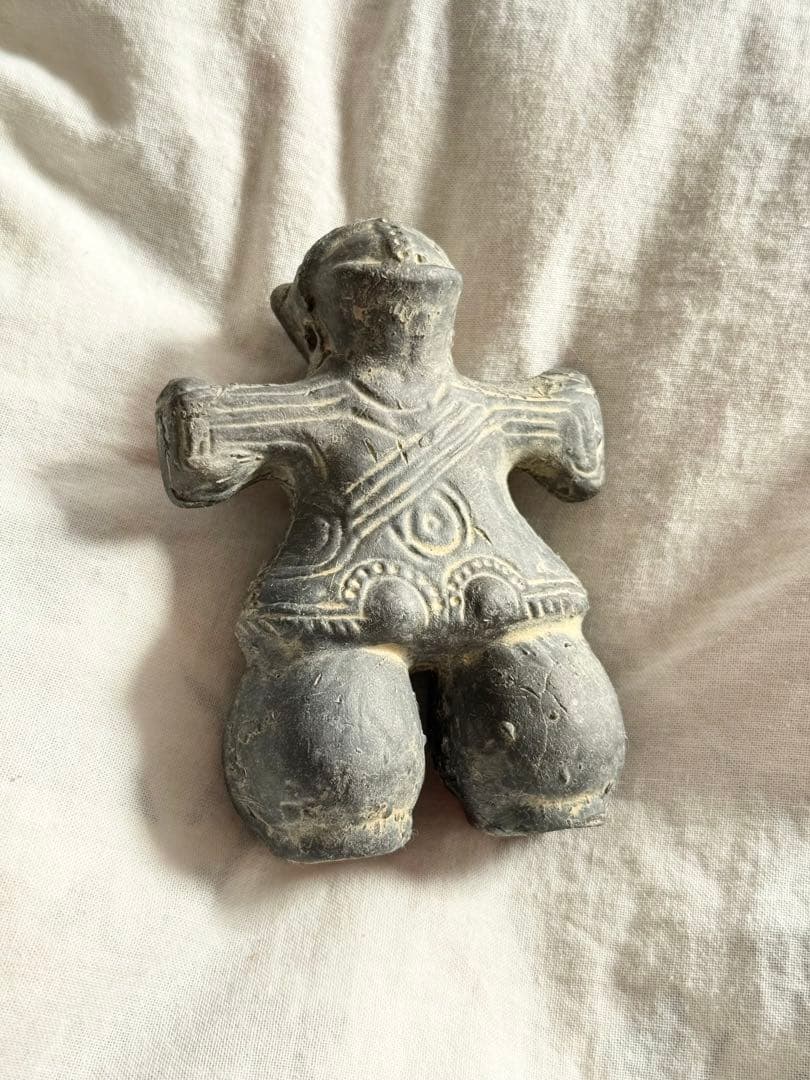 土偶 仮面の女神 陶器製 置物