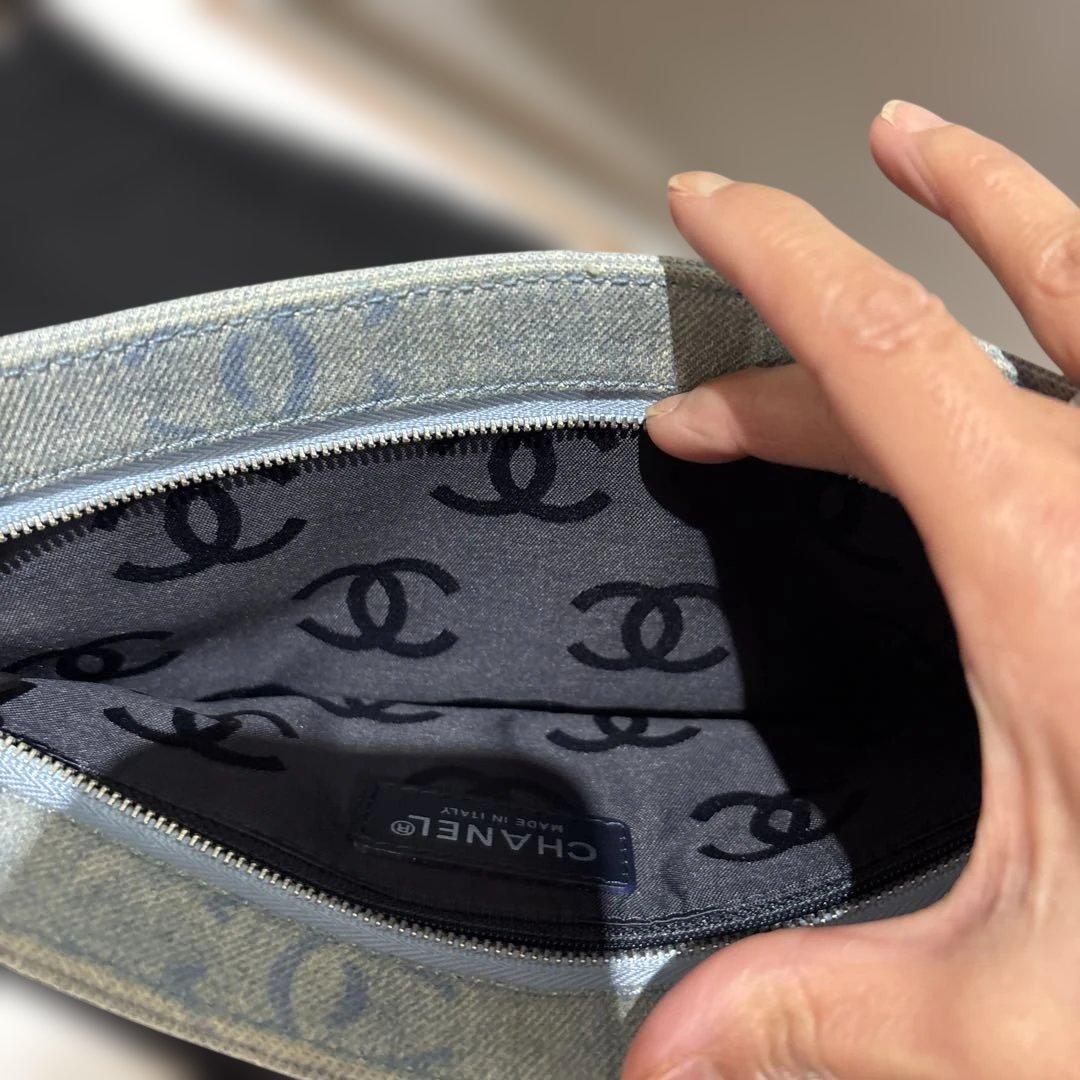 CHANEL デニムブルー クラッチバッグ