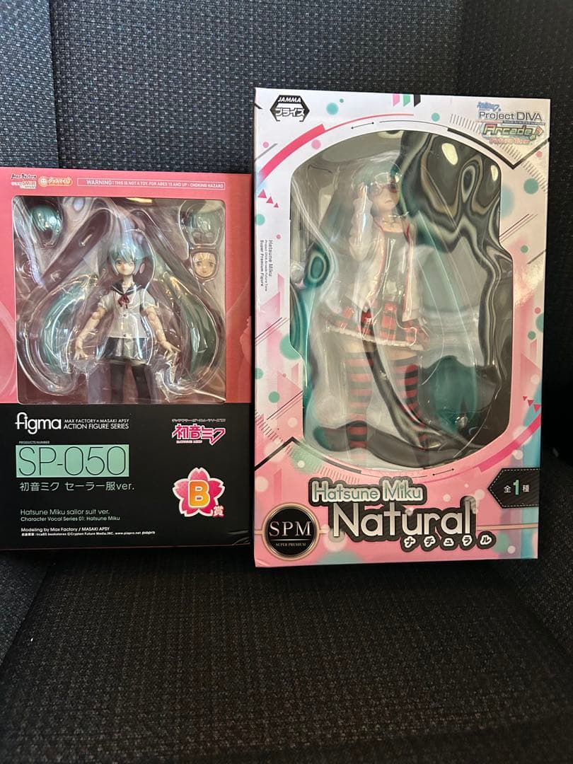 初音ミク　フィギュア　2点セット