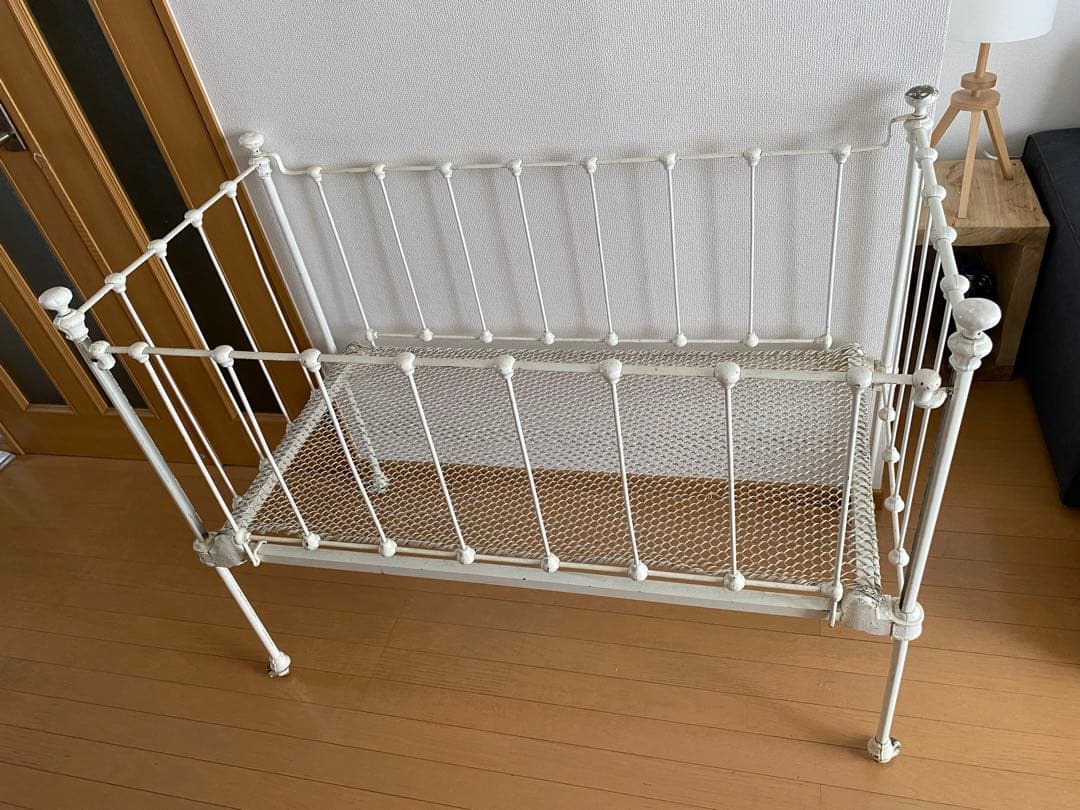 アンティーク　アイアン　ベビーベッド　ホワイト