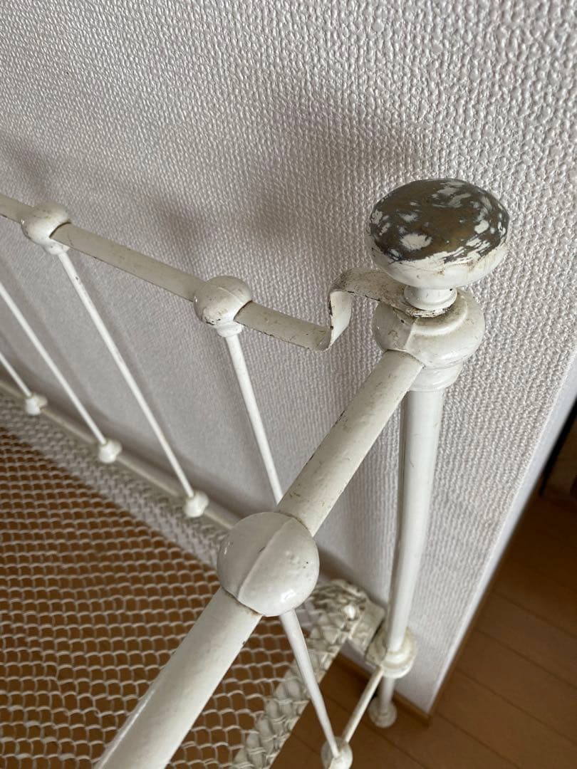 アンティーク　アイアン　ベビーベッド　ホワイト