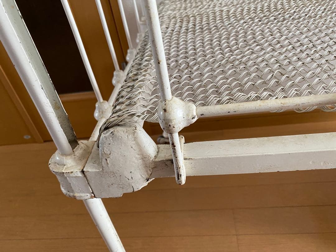 アンティーク　アイアン　ベビーベッド　ホワイト