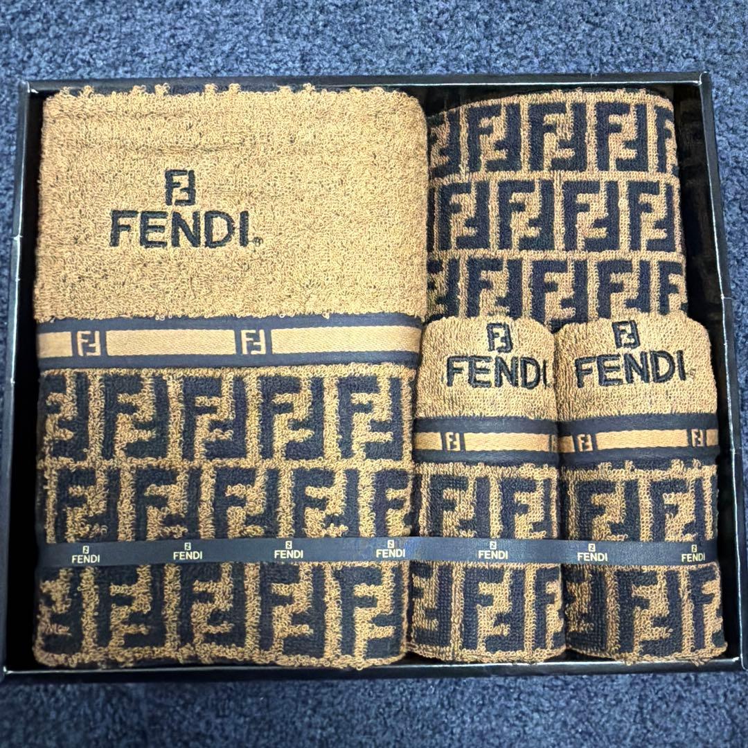 FENDI タオルセット 4点　フェンディ　タオル　バスタオル