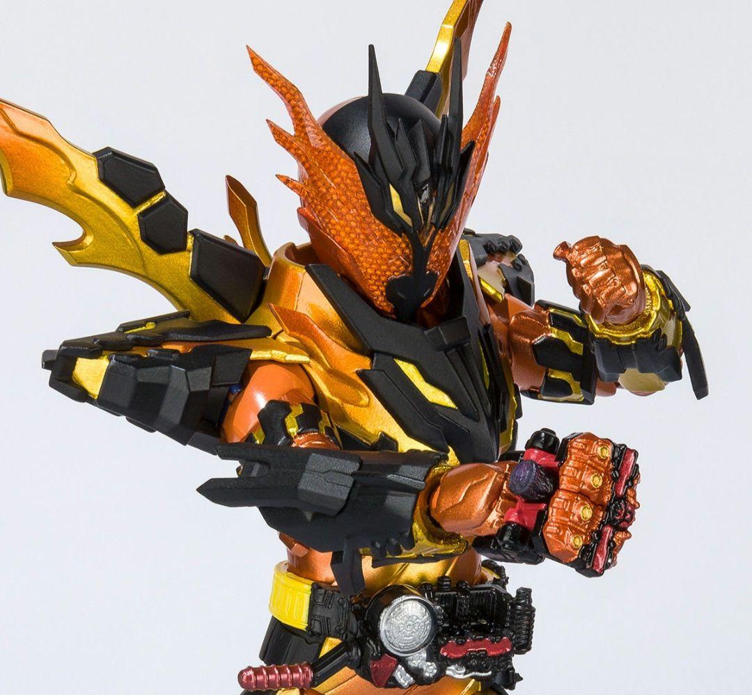 【美品】即完売 希少 SHフィギュアーツ 仮面ライダークローズ クローズマグマ