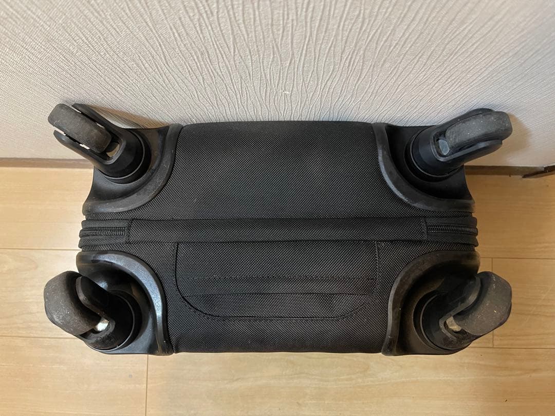 TUMI小型キャリーケース