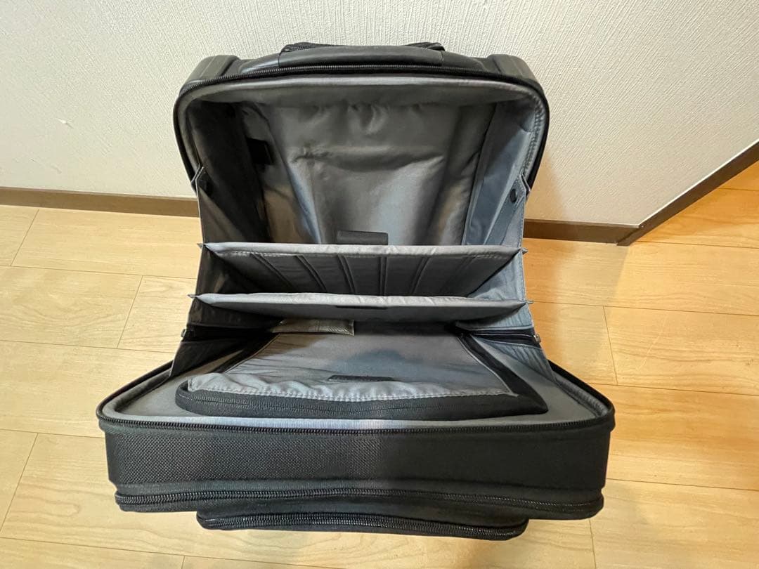 TUMI小型キャリーケース