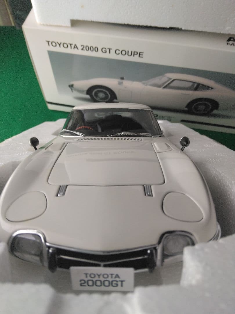 ミニカー TOYOTA 2000 GT COUPE 1/18 AUTOart