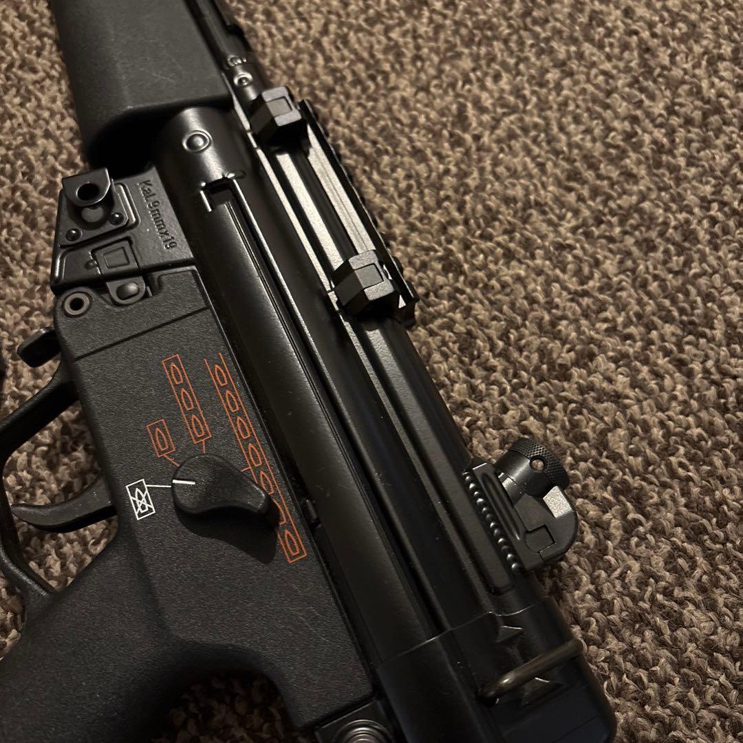 i*.様 マルイ次世代MP5A5トイガン 純正リポバッテリー充電器付き