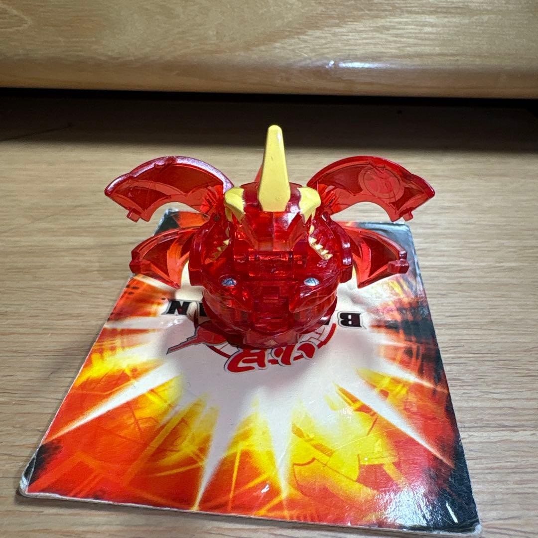 爆丸　クロスドラゴノイド　クリア　限定　カード付き　最終値下げ