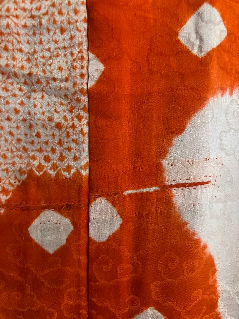 5303◆古布時代古裂アンティーク長襦袢朱色絞り染雲織柄赤に扇面松コレクションに