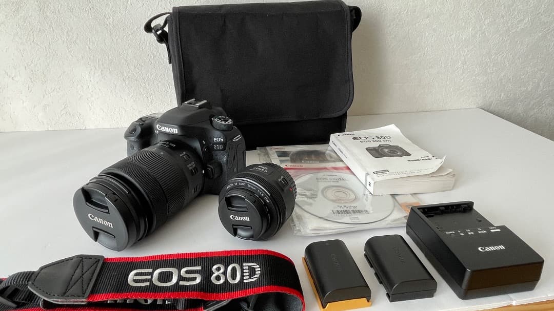⭐️美品⭐️ Canon EOS 80D本体＋Wレンズ　バッテリー2個付き