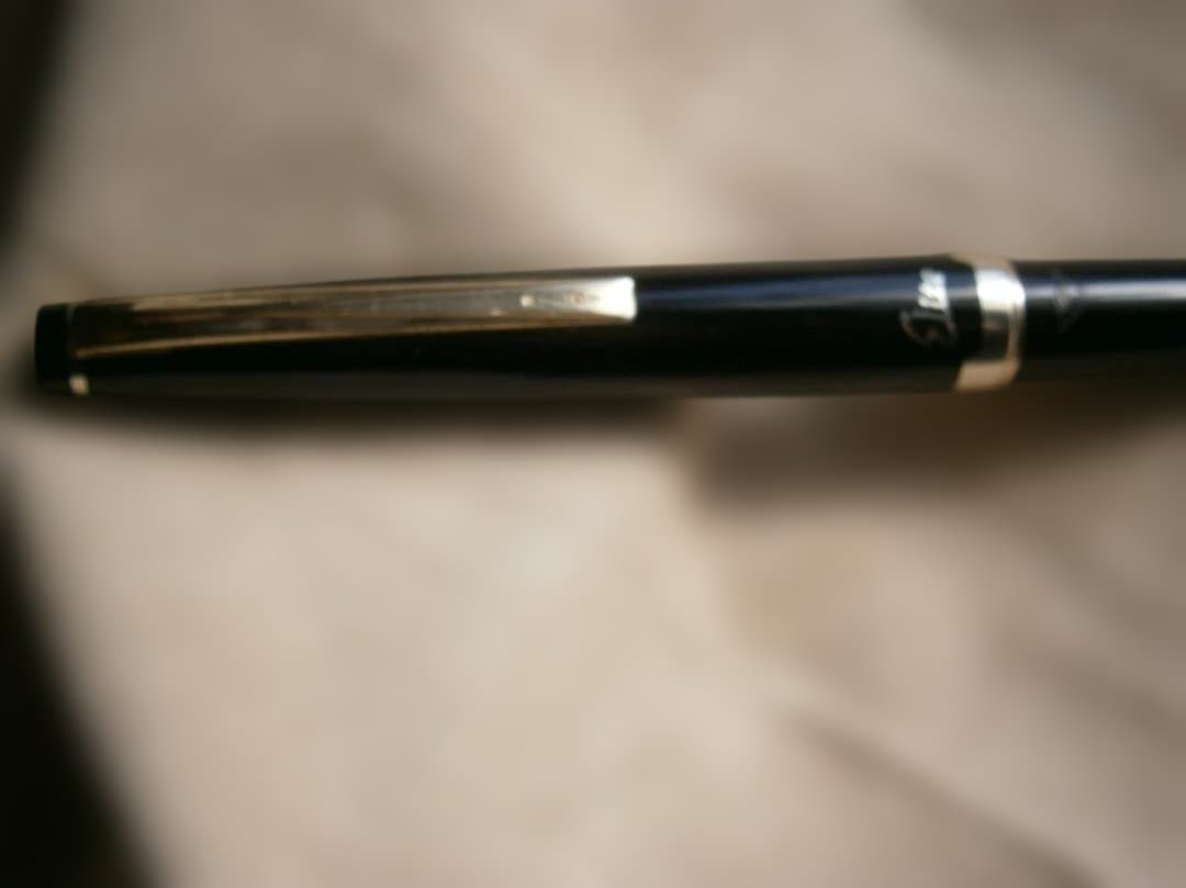 PILOT エリート万年筆 18K　と　PILOT　センスの良い万年筆の2本