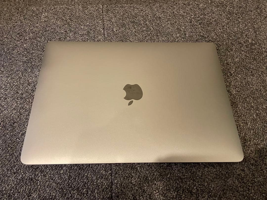 MacBookAir2018モデル128GBシルバー 充電器箱付