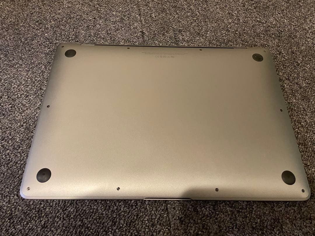 MacBookAir2018モデル128GBシルバー 充電器箱付