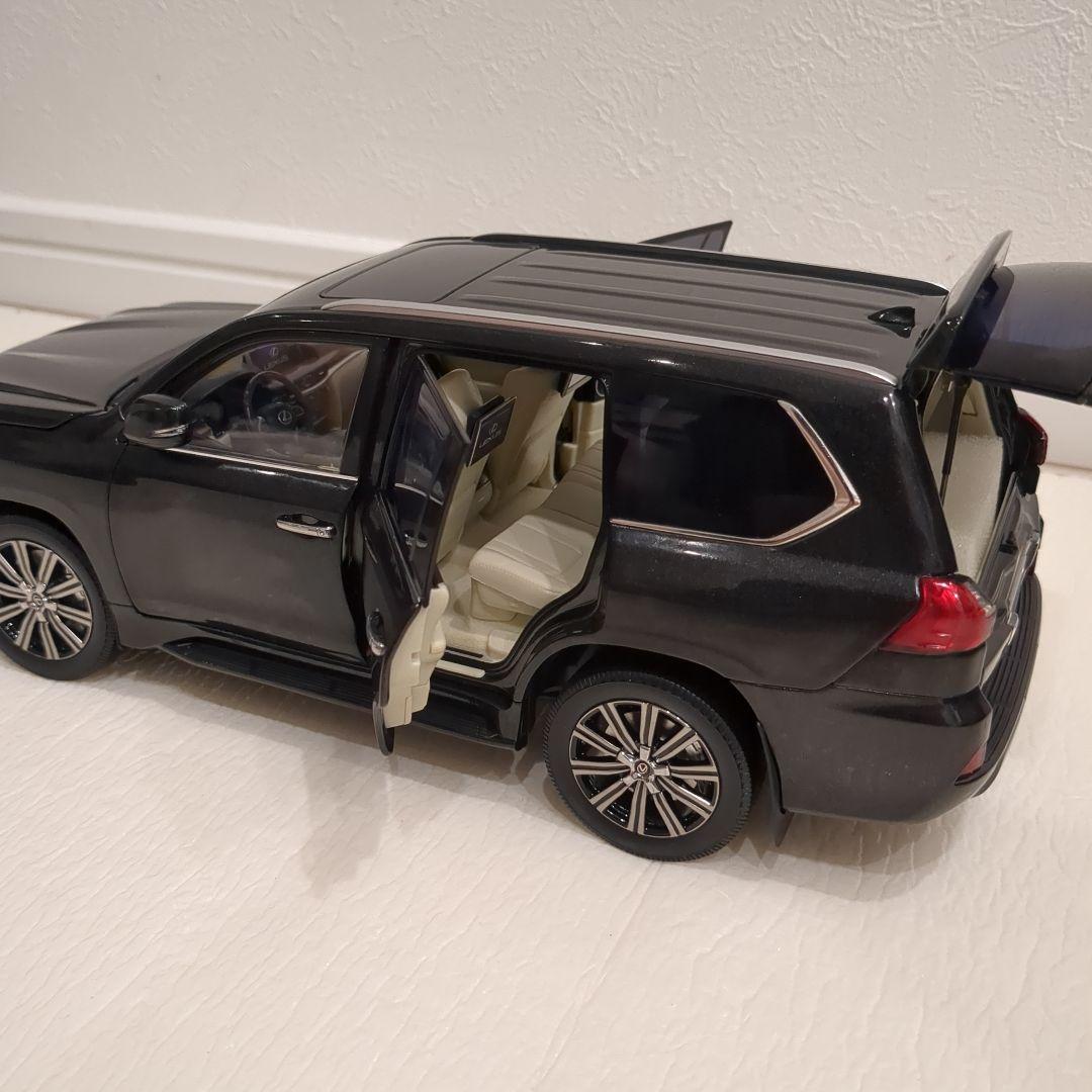 レクサスLX570　京商　1/18　箱付き