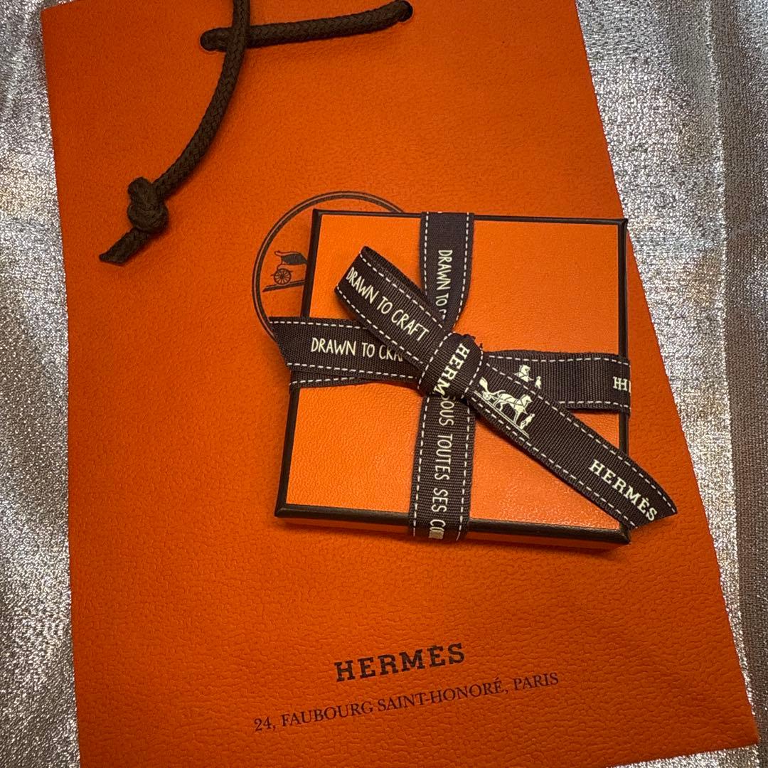 新品エルメス　シェーヌダンクル　ブローチ　ブラック 保護シール付き