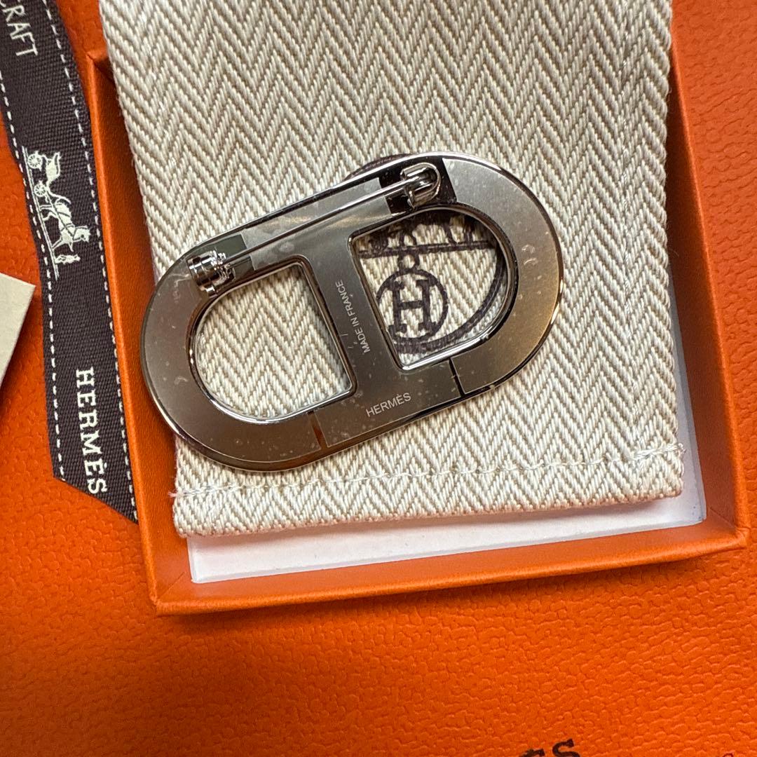 新品エルメス　シェーヌダンクル　ブローチ　ブラック 保護シール付き