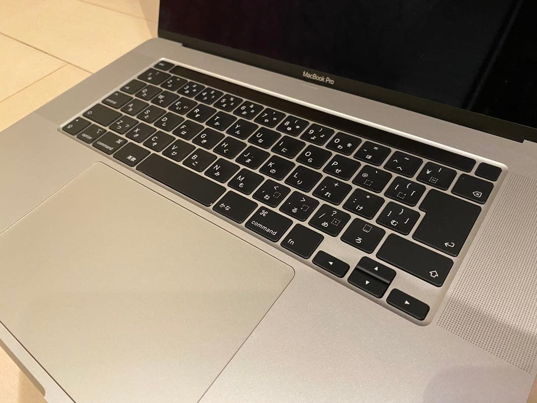 Macbook Pro 2019 16インチ i7 6コア AMD GPU