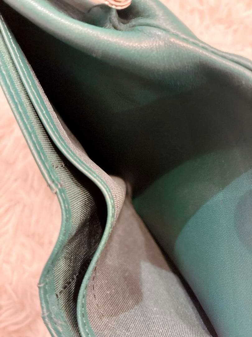 【美品】agnes b. レザー　がま口　二つ折り財布　グリーン