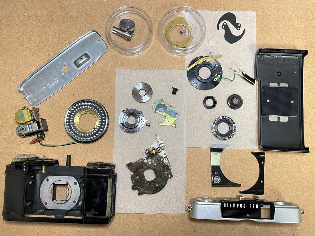 ✴️初心者向✴️シボ革グリーンレザー✴️実写・分解整備済✴️オリンパスPEN EE-3‼️