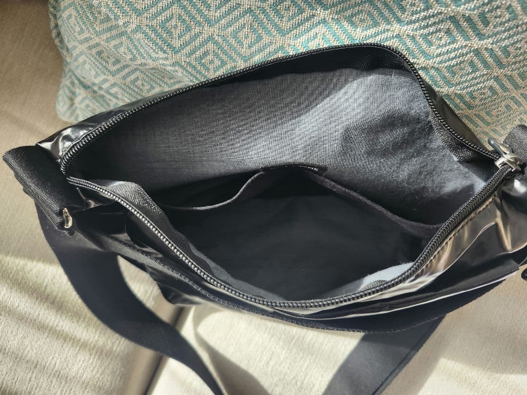 ジャックゴムのショルダーバッグRIGA　ブラック 定価30800円のお品！