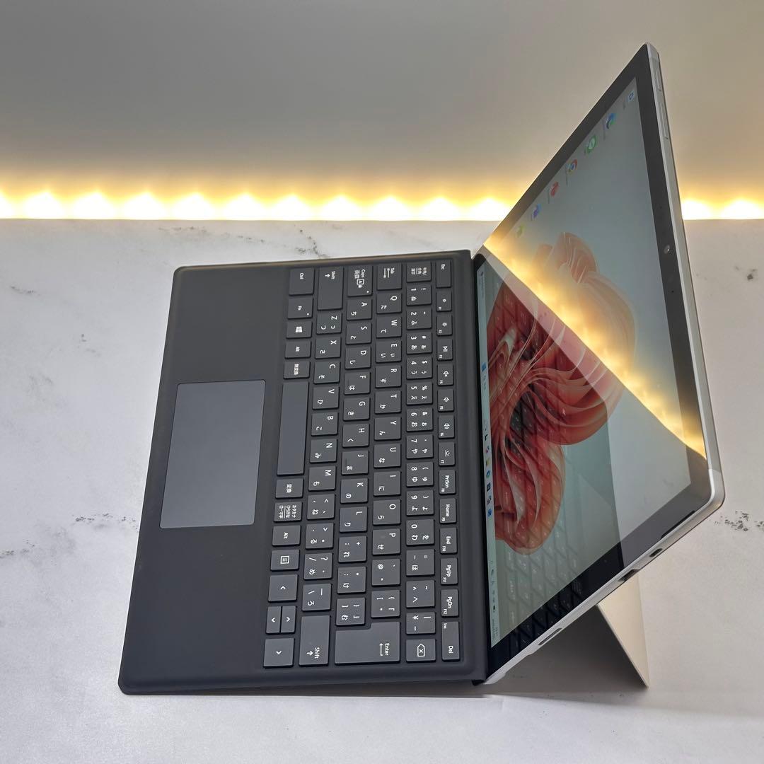 【準新品】Surface Pro 7 Core i3/4GB/128GB