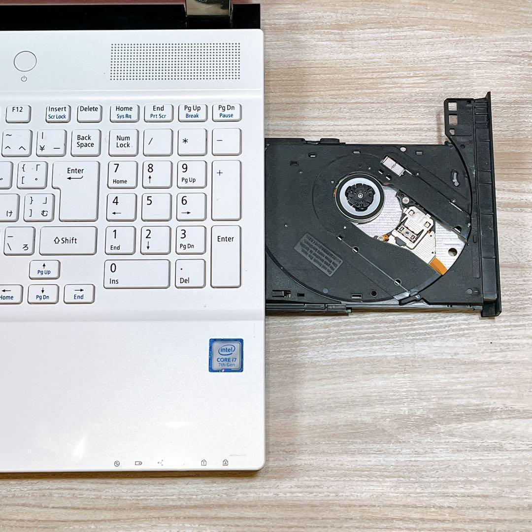 Corei7✨メモリ8G✨すぐ使えるノートパソコン✨大量保存1T✨カメラ✨訳あり