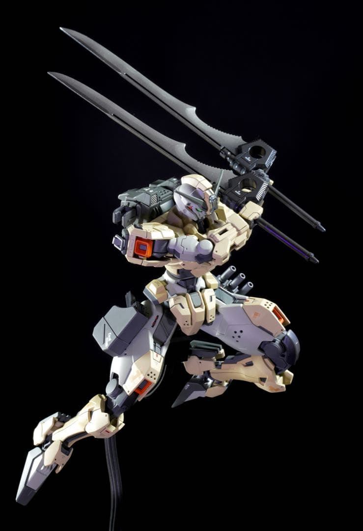 HG　陸戦型ガンダムキャリバーン【デザート迷彩カラー】 完成品　全塗装