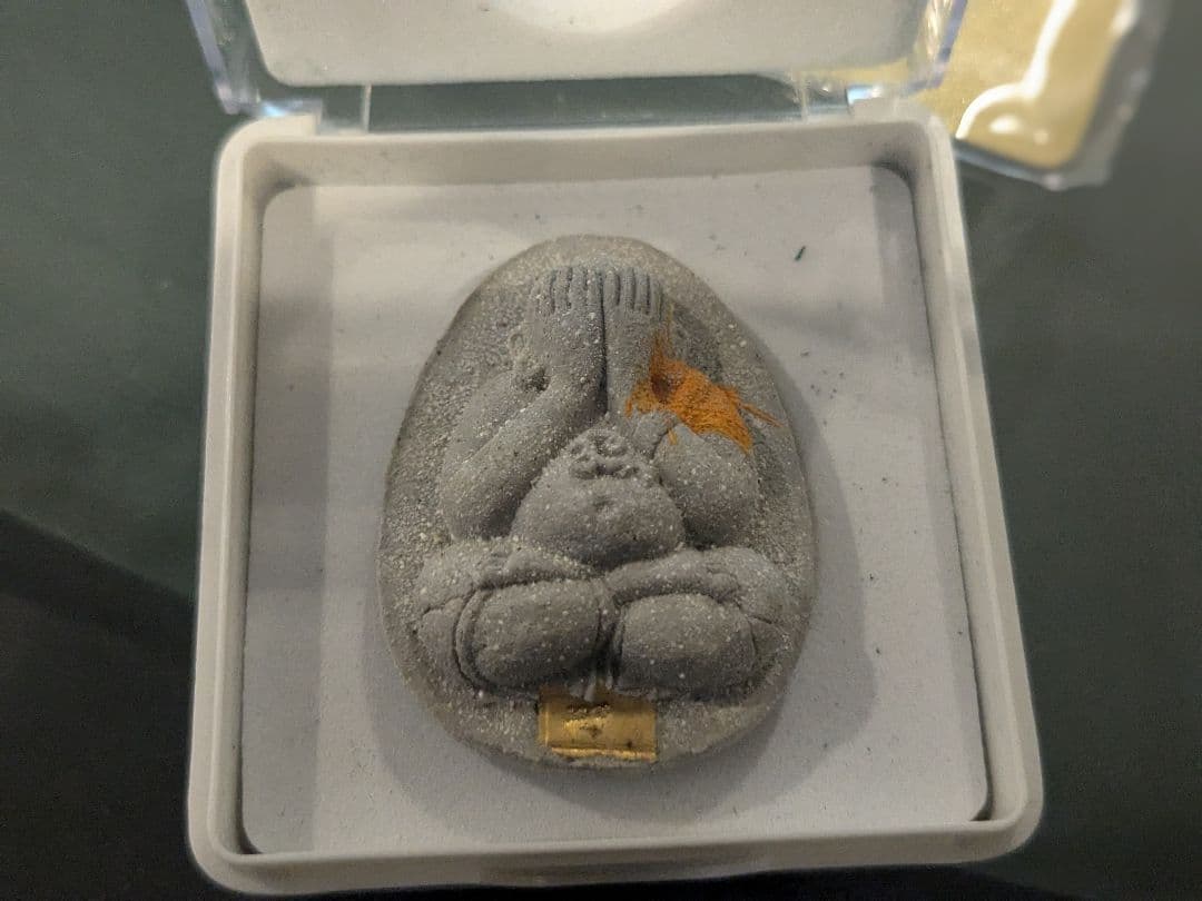 タイのお守りプラクルアン！眠そうなおじいちゃん！ルアンポークン作！プラピッタ！