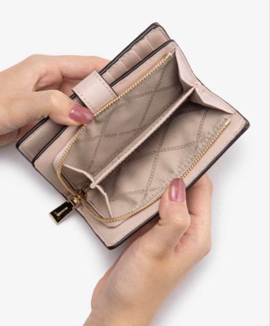 【新品】マイケルコース　タブウォレットミディアムMKシグネチャー　財布