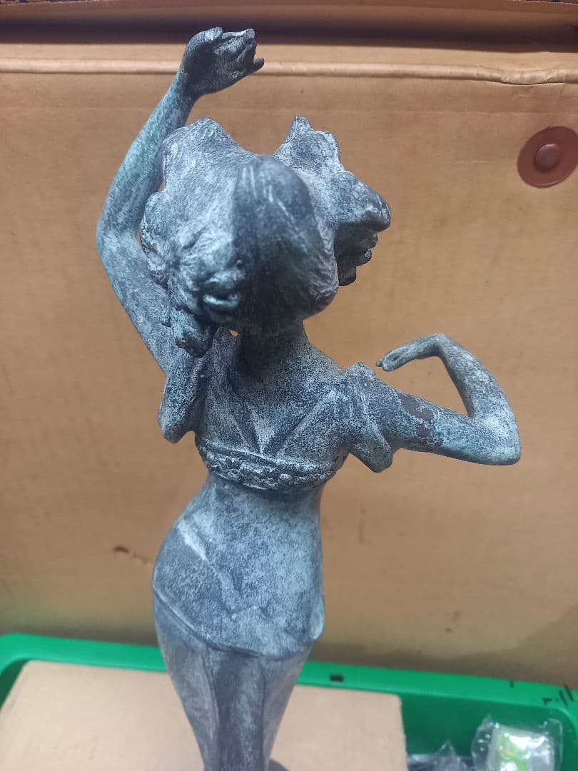 アールヌーボー風女性フィギュア 約30cm