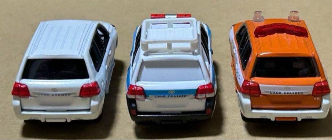 トミカ トヨタ ランドクルーザー 3台セット