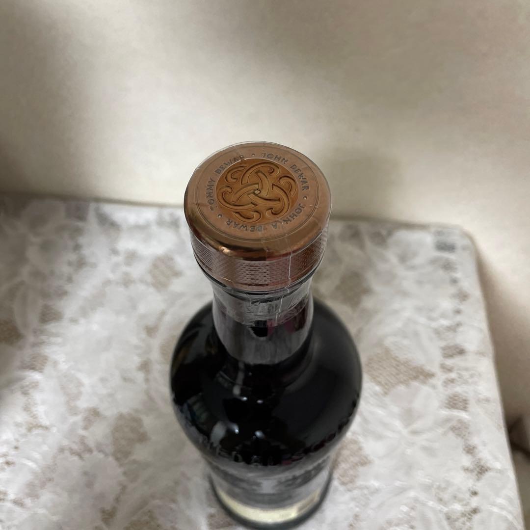 デュアーズ18年、箱付き、内容量750ml