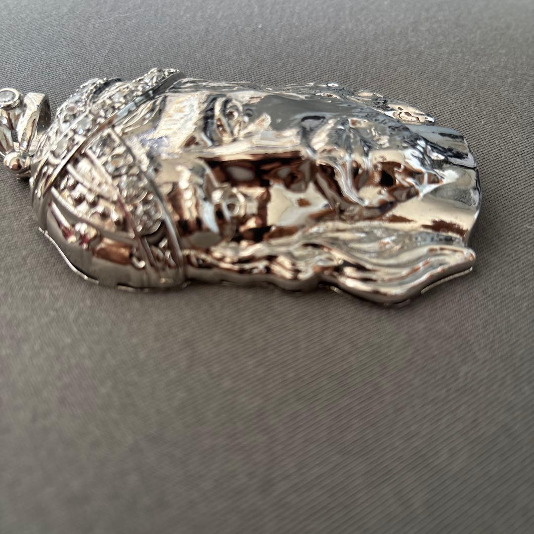 キリストの顔 メタルペンダント