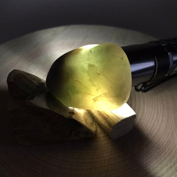 糸魚川翡翠原石【海岸】 46g