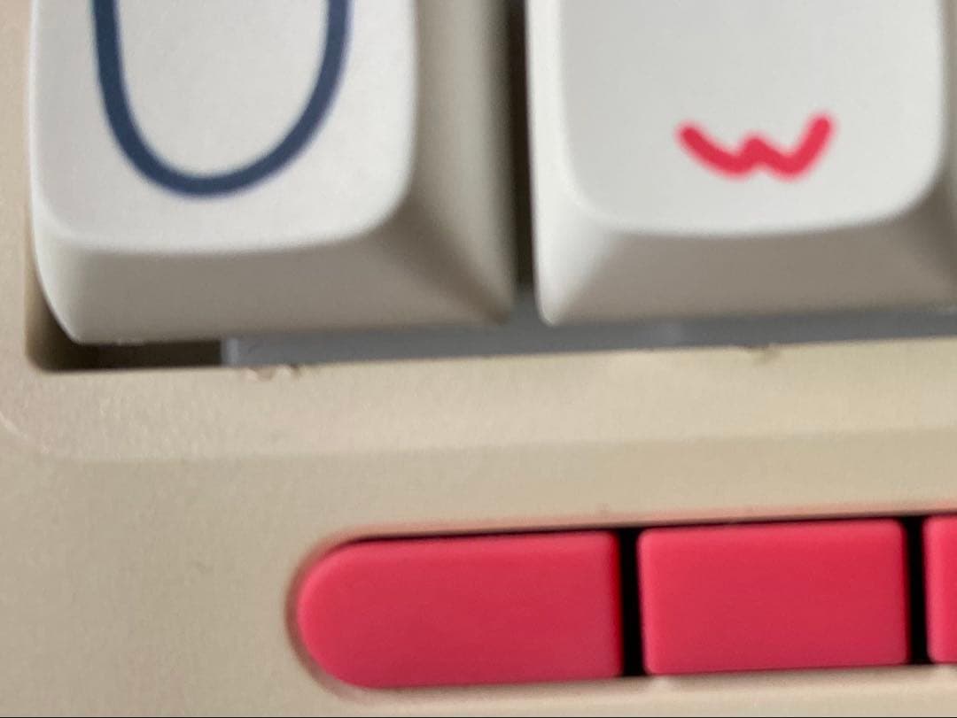 Wooting uwu RGB 替えのキースイッチ付き