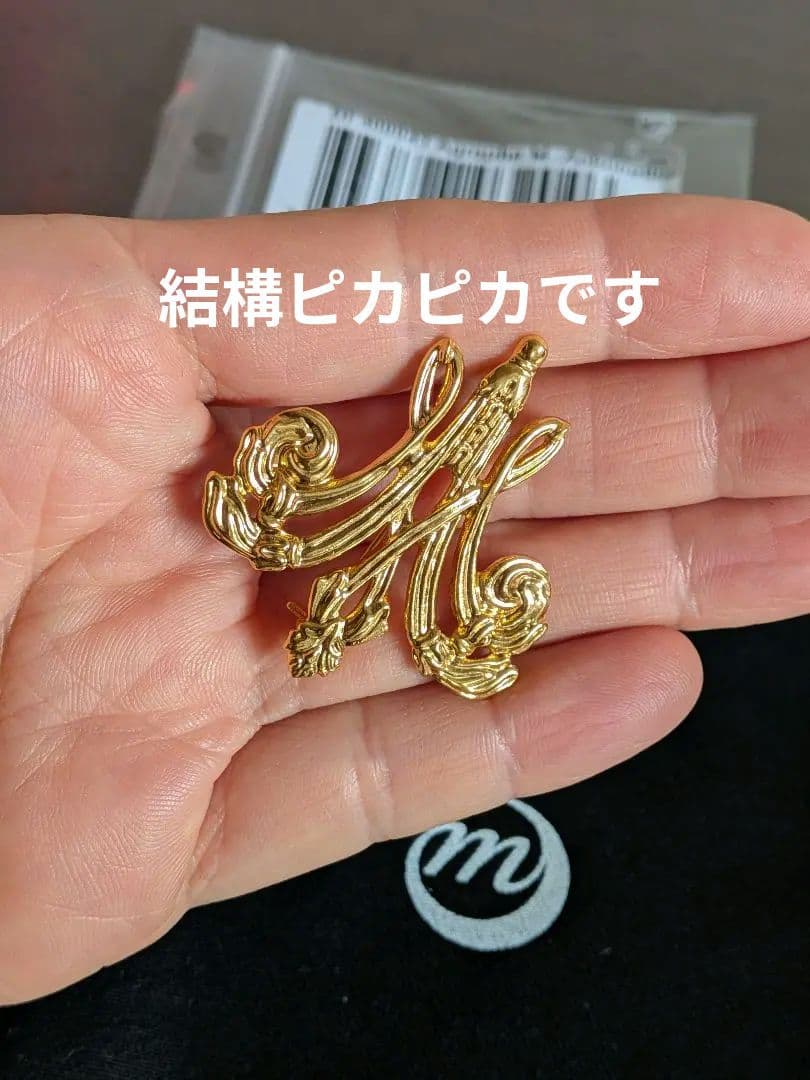 新品最強インフルエンサー王妃マリーアントワネットモノグラムブローチルーブル美術館